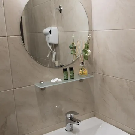 αvra Strymonikou Inn *